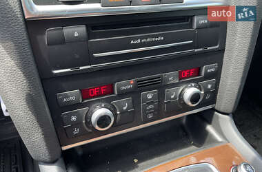 Позашляховик / Кросовер Audi Q7 2010 в 