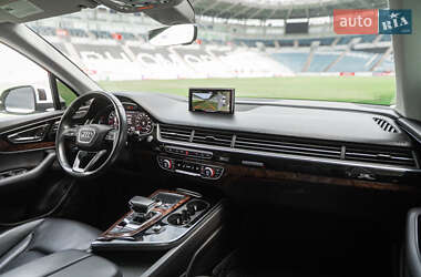 Внедорожник / Кроссовер Audi Q7 2017 в 