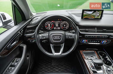 Внедорожник / Кроссовер Audi Q7 2017 в 