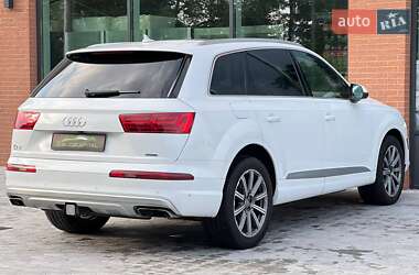 Внедорожник / Кроссовер Audi Q7 2018 в 