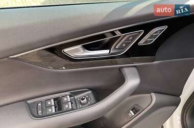 Внедорожник / Кроссовер Audi Q7 2016 в 