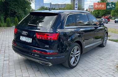 Внедорожник / Кроссовер Audi Q7 2016 в 