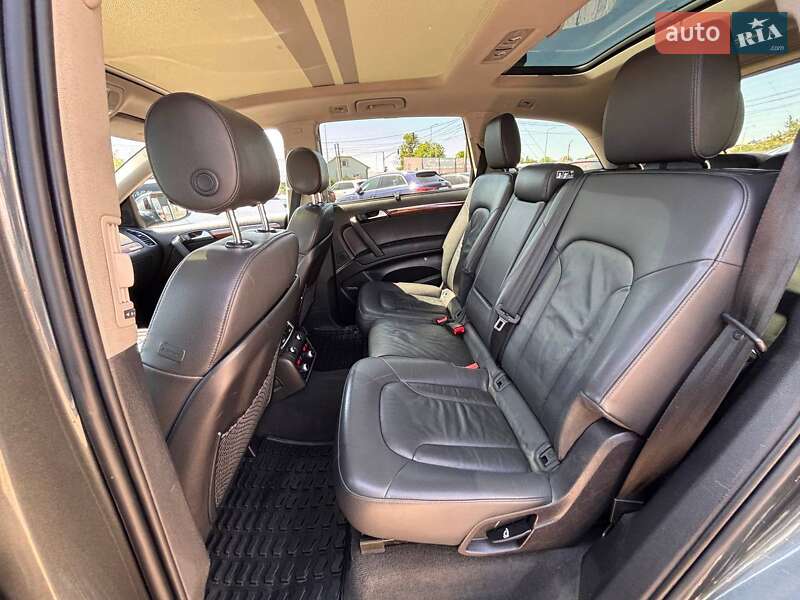Позашляховик / Кросовер Audi Q7 2015 в Львові