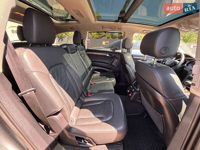 Позашляховик / Кросовер Audi Q7 2015 в Львові