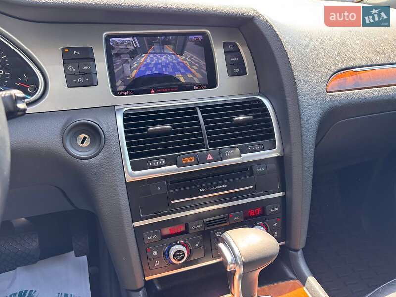Позашляховик / Кросовер Audi Q7 2015 в Львові