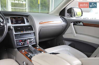 Внедорожник / Кроссовер Audi Q7 2015 в 