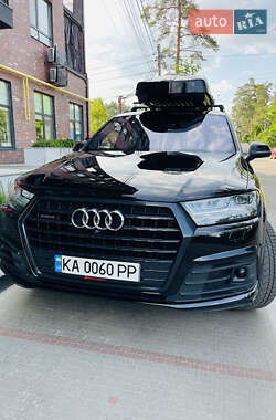 Внедорожник / Кроссовер Audi Q7 2017 в 