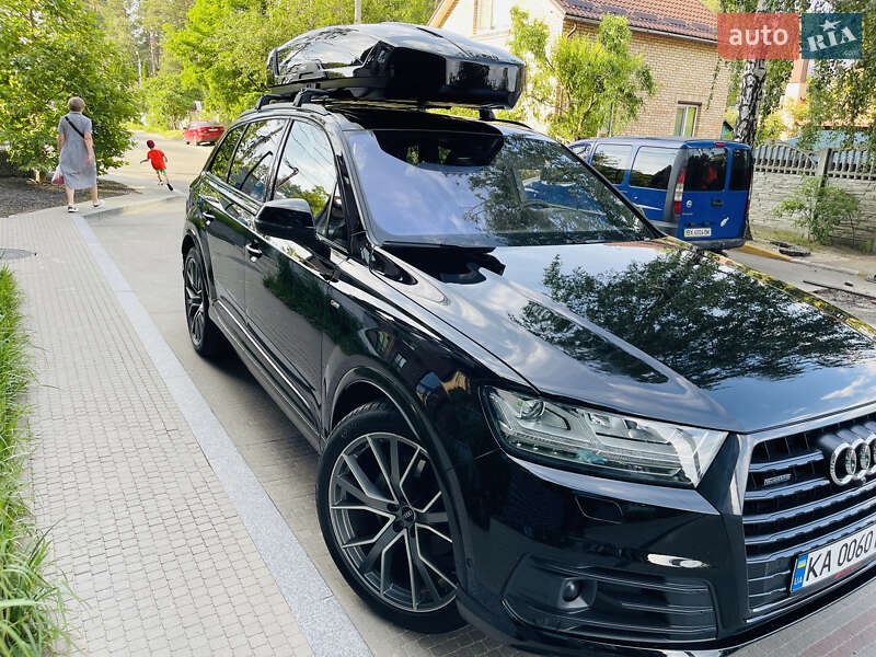 Внедорожник / Кроссовер Audi Q7 2017 в Киеве