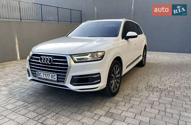 Внедорожник / Кроссовер Audi Q7 2016 в 