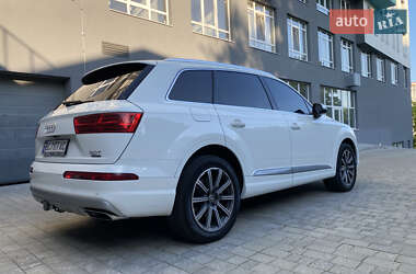 Внедорожник / Кроссовер Audi Q7 2016 в 