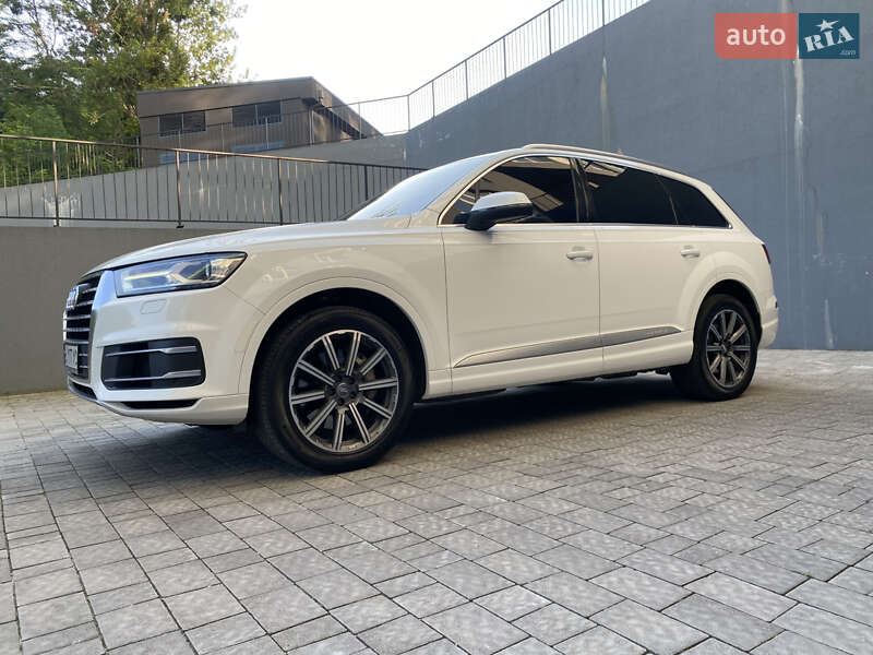 Позашляховик / Кросовер Audi Q7 2016 в Львові
