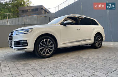 Внедорожник / Кроссовер Audi Q7 2016 в 