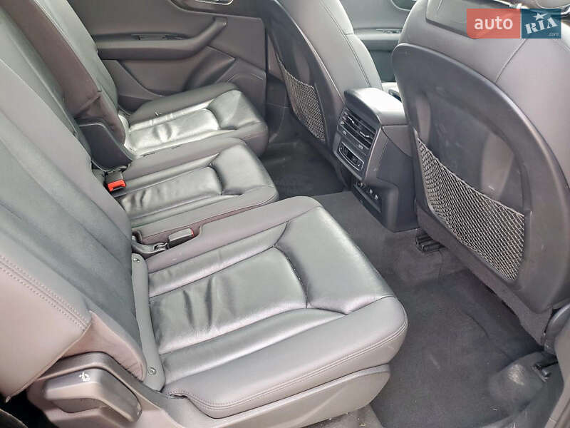 Внедорожник / Кроссовер Audi Q7 2020 в Киеве