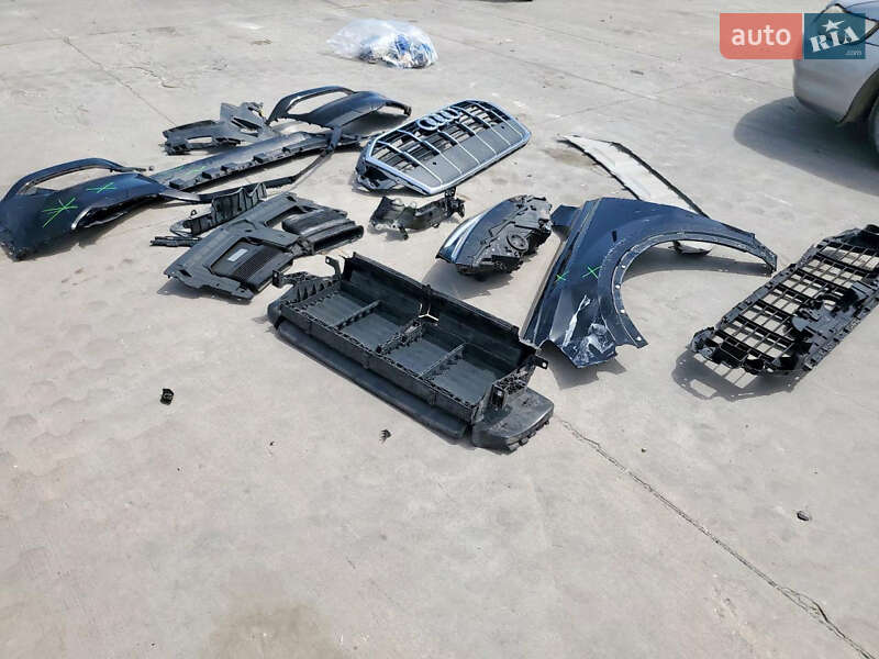 Внедорожник / Кроссовер Audi Q7 2020 в Киеве