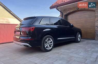 Внедорожник / Кроссовер Audi Q7 2018 в 