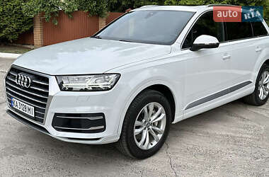 Внедорожник / Кроссовер Audi Q7 2017 в 