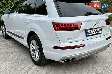 Внедорожник / Кроссовер Audi Q7 2017 в 