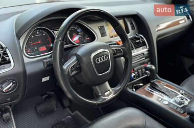 Внедорожник / Кроссовер Audi Q7 2010 в 