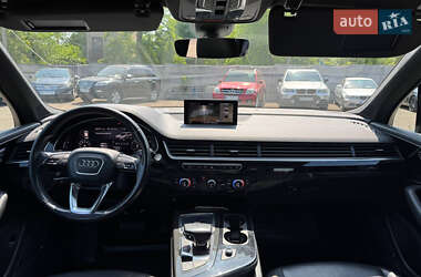 Внедорожник / Кроссовер Audi Q7 2016 в 