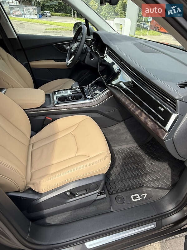 Внедорожник / Кроссовер Audi Q7 2024 в Львове