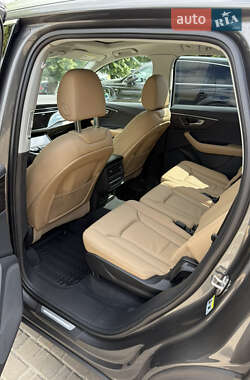 Внедорожник / Кроссовер Audi Q7 2024 в 