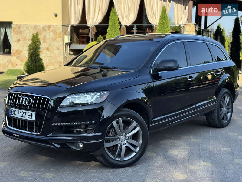 Внедорожник / Кроссовер Audi Q7 2015 в 
