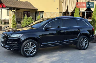 Внедорожник / Кроссовер Audi Q7 2015 в 