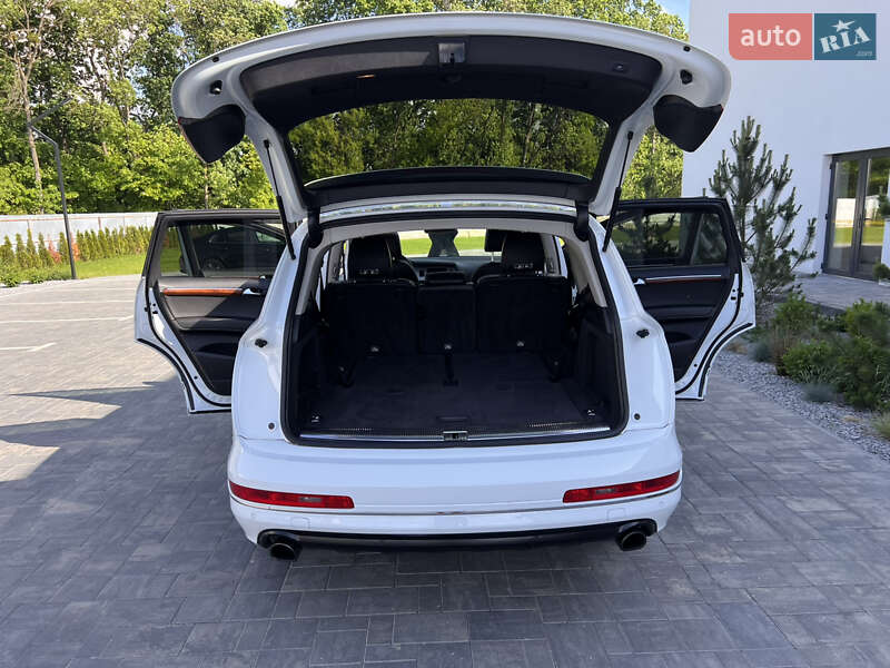 Внедорожник / Кроссовер Audi Q7 2015 в Луцке