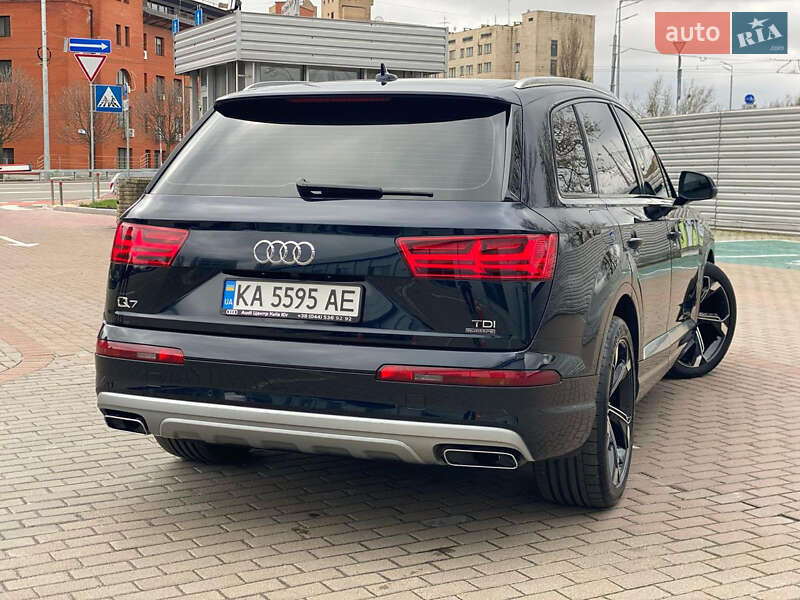 Позашляховик / Кросовер Audi Q7 2017 в Києві