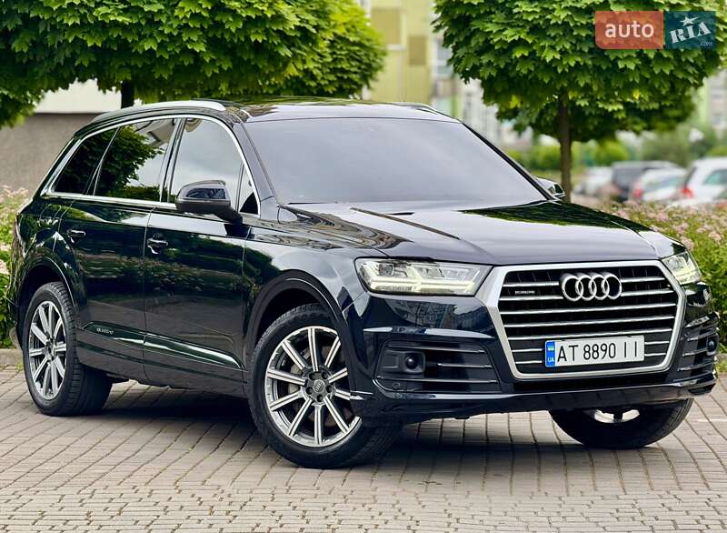Внедорожник / Кроссовер Audi Q7 2017 в 