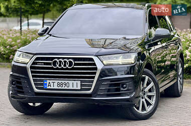 Внедорожник / Кроссовер Audi Q7 2017 в 