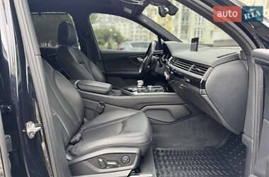Внедорожник / Кроссовер Audi Q7 2017 в 