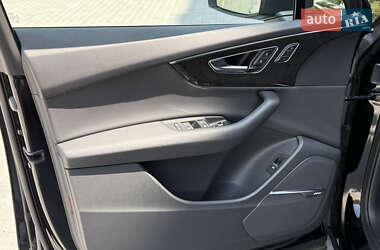 Внедорожник / Кроссовер Audi Q7 2020 в 