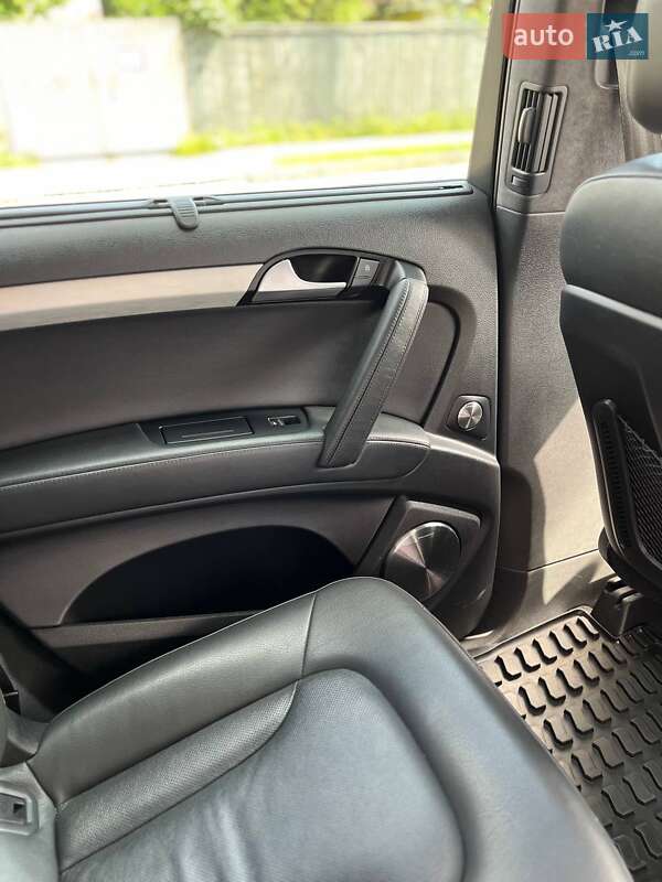 Внедорожник / Кроссовер Audi Q7 2014 в Чернигове