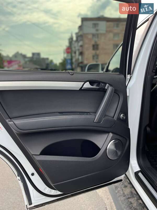 Внедорожник / Кроссовер Audi Q7 2014 в Чернигове
