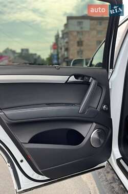 Внедорожник / Кроссовер Audi Q7 2014 в 