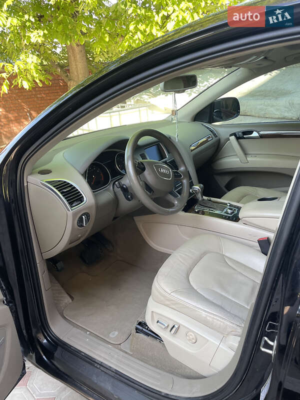 Позашляховик / Кросовер Audi Q7 2013 в Львові