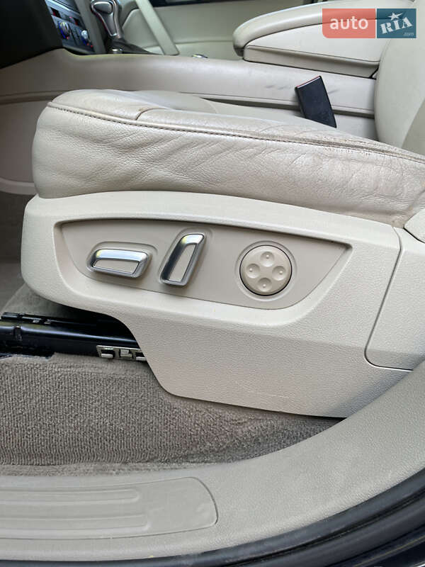 Позашляховик / Кросовер Audi Q7 2013 в Львові
