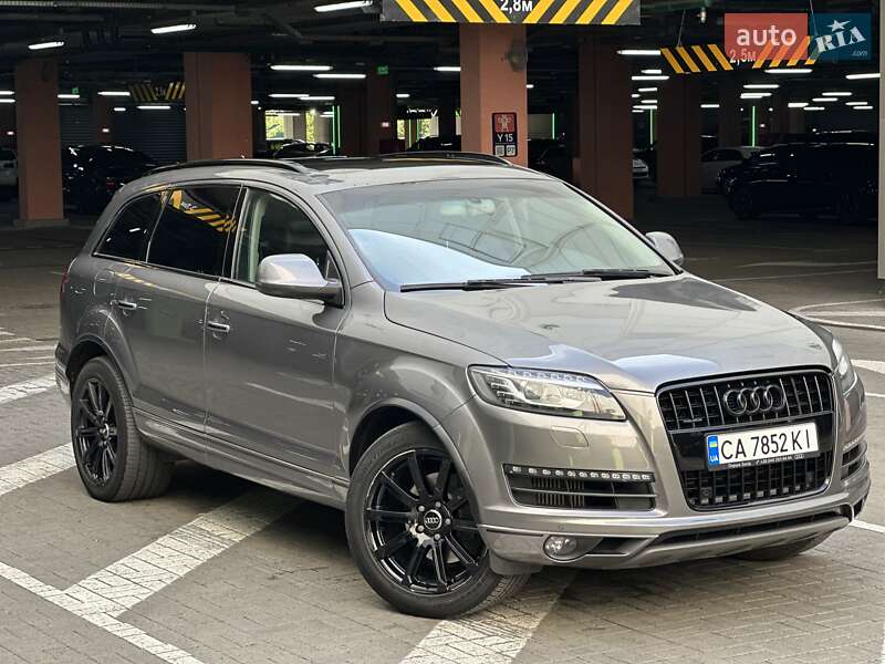 Внедорожник / Кроссовер Audi Q7 2014 в 