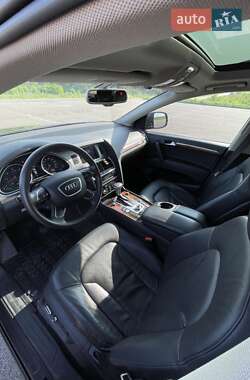 Позашляховик / Кросовер Audi Q7 2013 в 