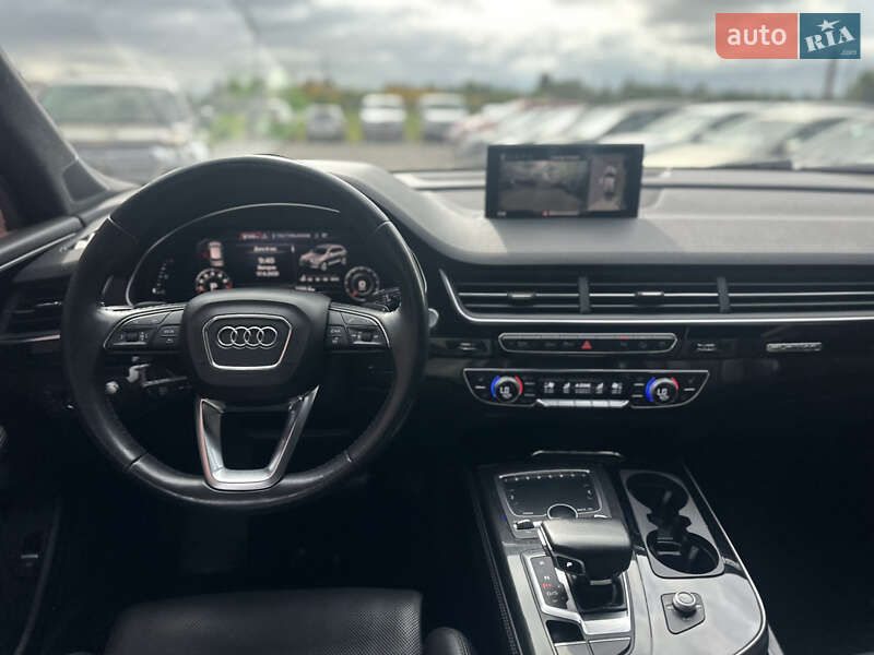 Внедорожник / Кроссовер Audi Q7 2017 в Ровно