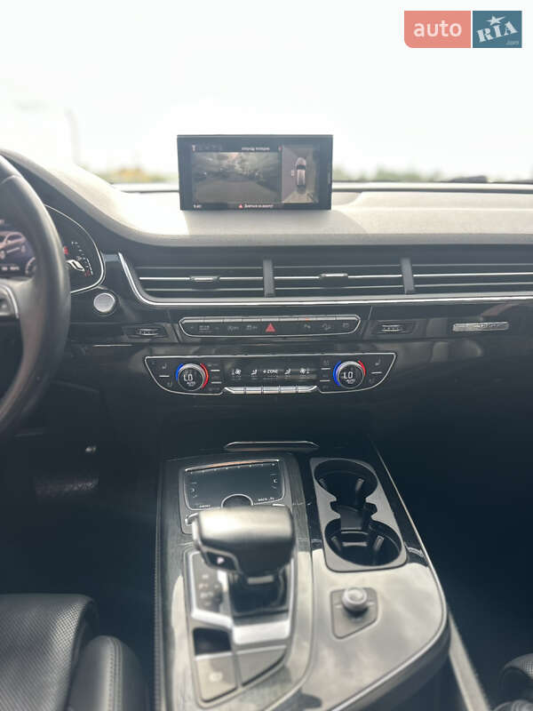 Внедорожник / Кроссовер Audi Q7 2017 в Ровно