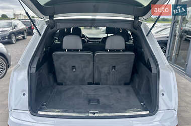 Внедорожник / Кроссовер Audi Q7 2017 в 