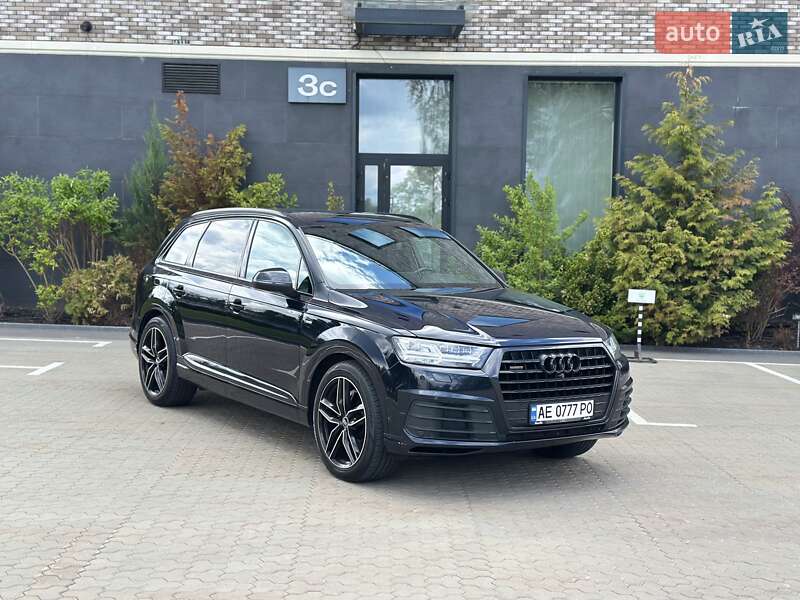 Внедорожник / Кроссовер Audi Q7 2017 в Киеве