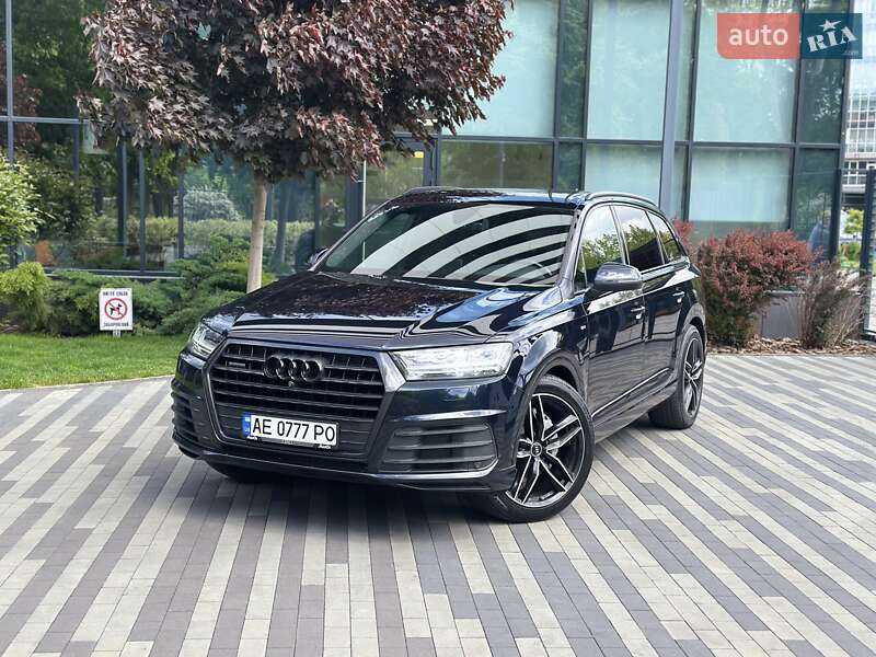 Внедорожник / Кроссовер Audi Q7 2017 в Киеве