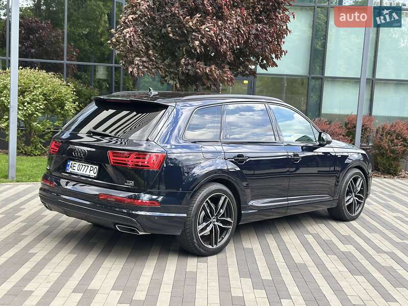 Внедорожник / Кроссовер Audi Q7 2017 в Киеве