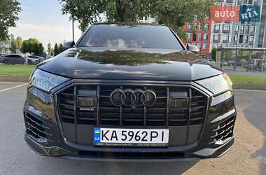 Внедорожник / Кроссовер Audi Q7 2023 в 