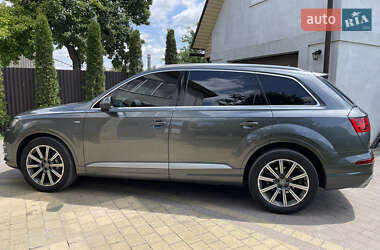 Внедорожник / Кроссовер Audi Q7 2016 в 