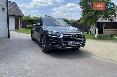 Внедорожник / Кроссовер Audi Q7 2016 в 