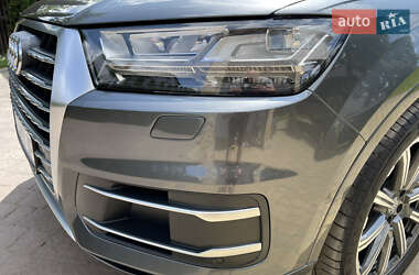 Внедорожник / Кроссовер Audi Q7 2016 в 